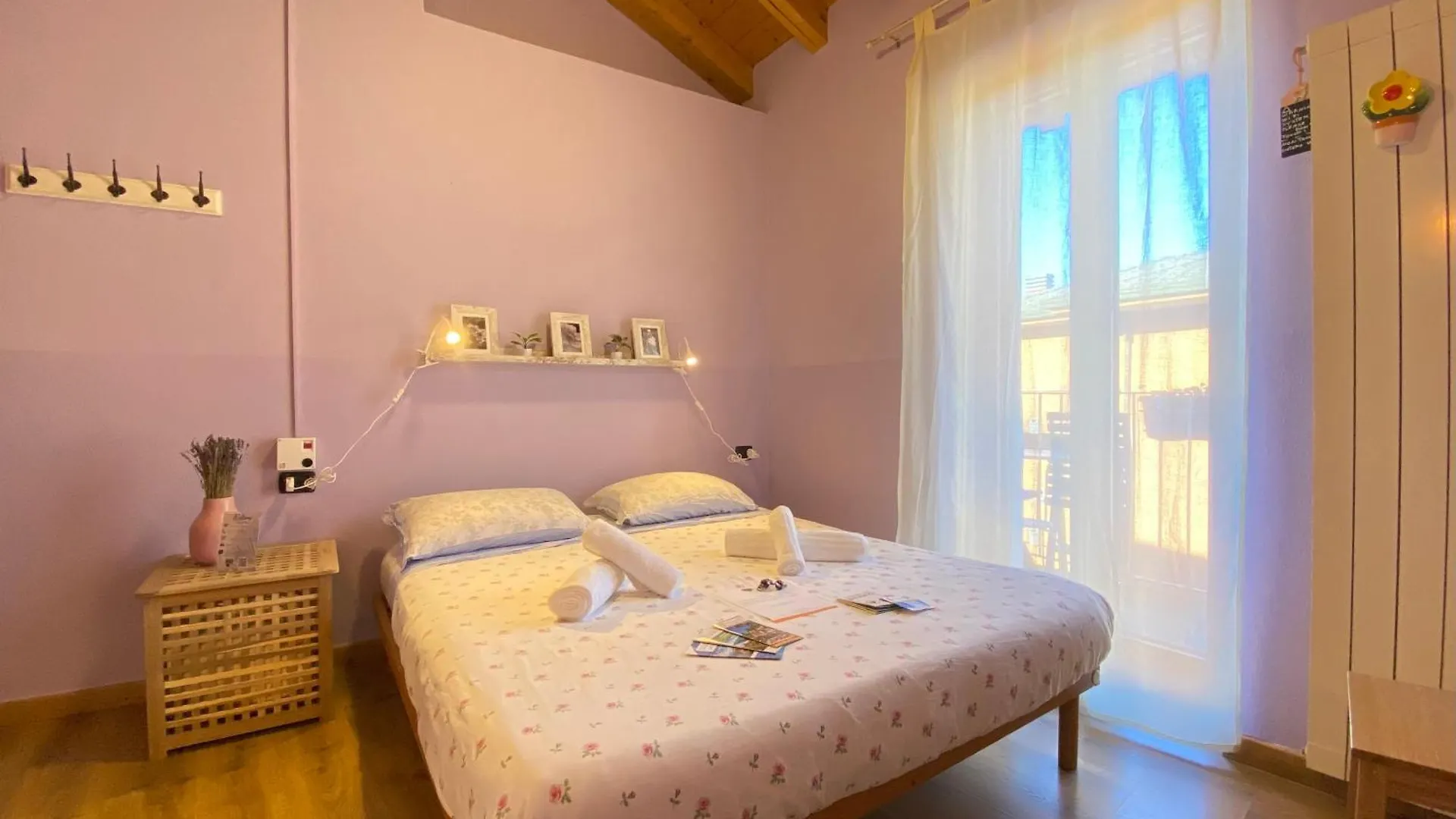 Nocleg ze śniadaniem Bed and Breakfast La Casa Del Poeta Dervio